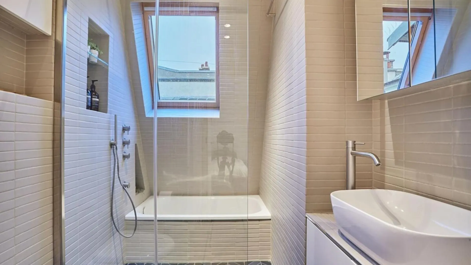 Sublime Apartment Center Of Paris Le Marais France