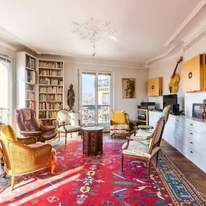 Veeve - Classic Montparnasse Paris
