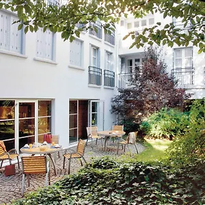 4* Aparthotel Adagio Montmartre
